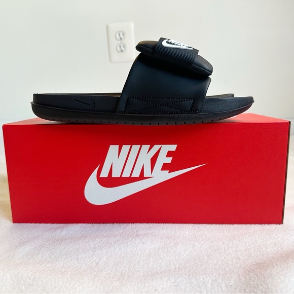 Nike NEW in BOX OffCourt Women’s Adjust Slide Black White, size 10 - Picture 2 of 16
